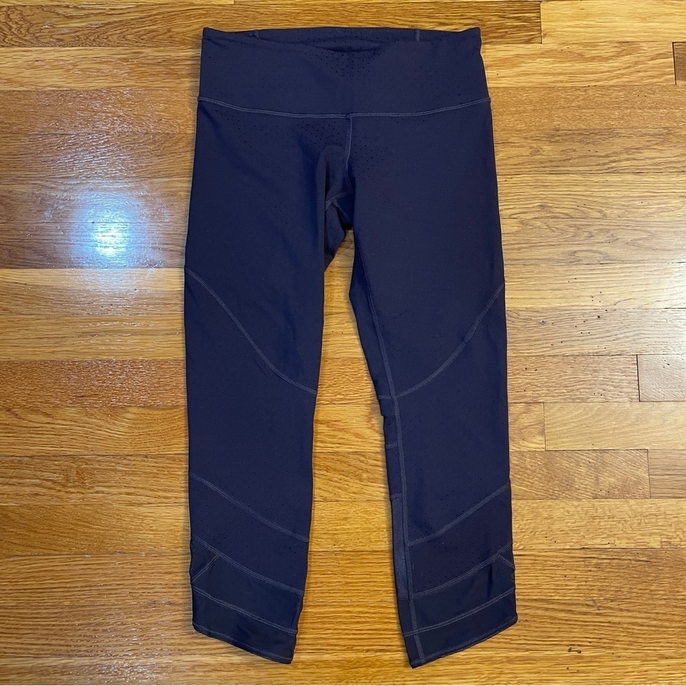 Lululemon Emerge Renewed Crop *Full-On Luon Shine Dot Black Grape - Size 8